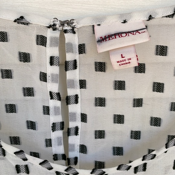 Merona LS flow top. Black/white Size: Large great with jeans! - Picture 3 of 6